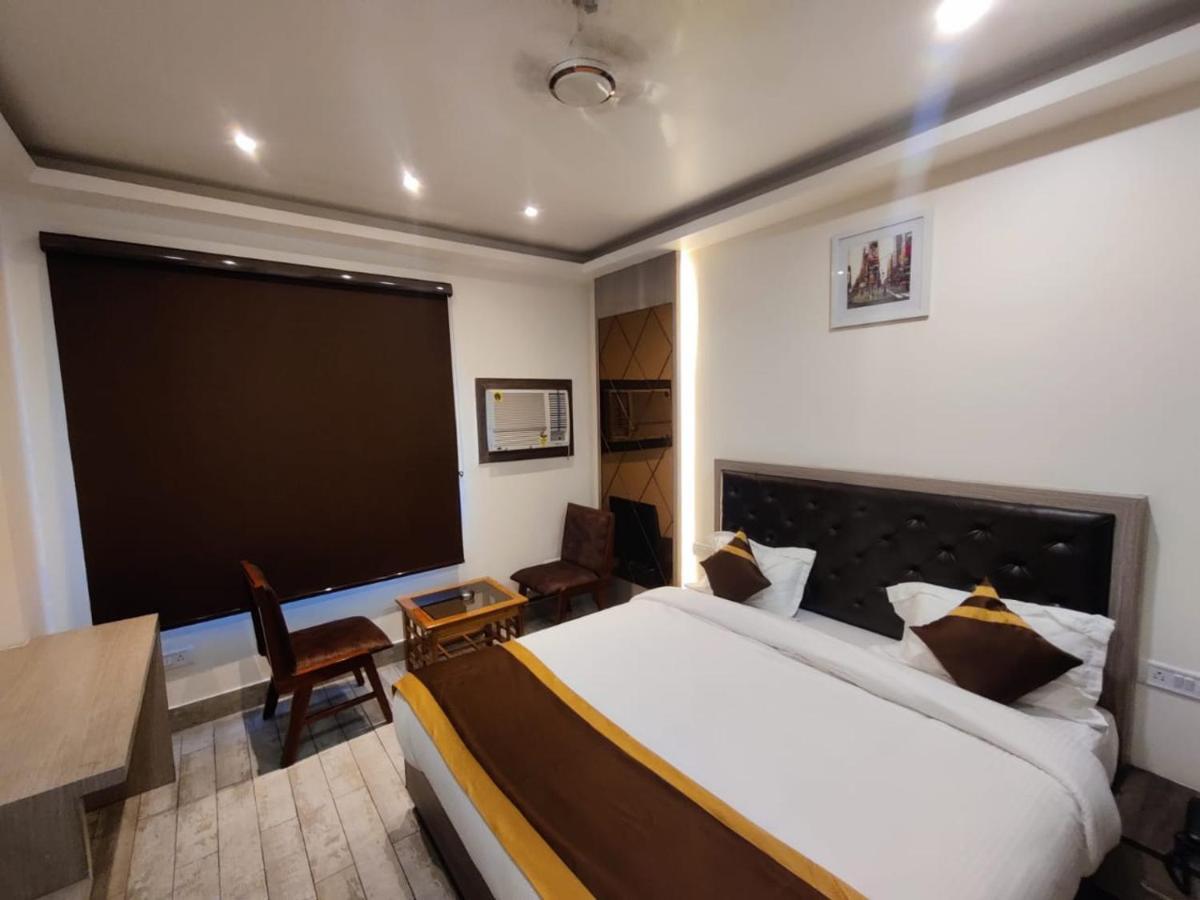 Hotel D Silverleaf Lucknow Exterior photo