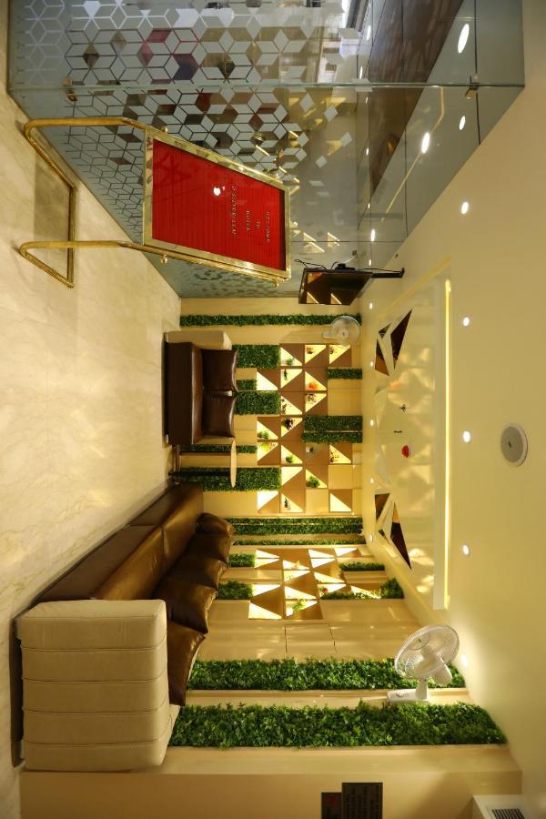 Hotel D Silverleaf Lucknow Exterior photo