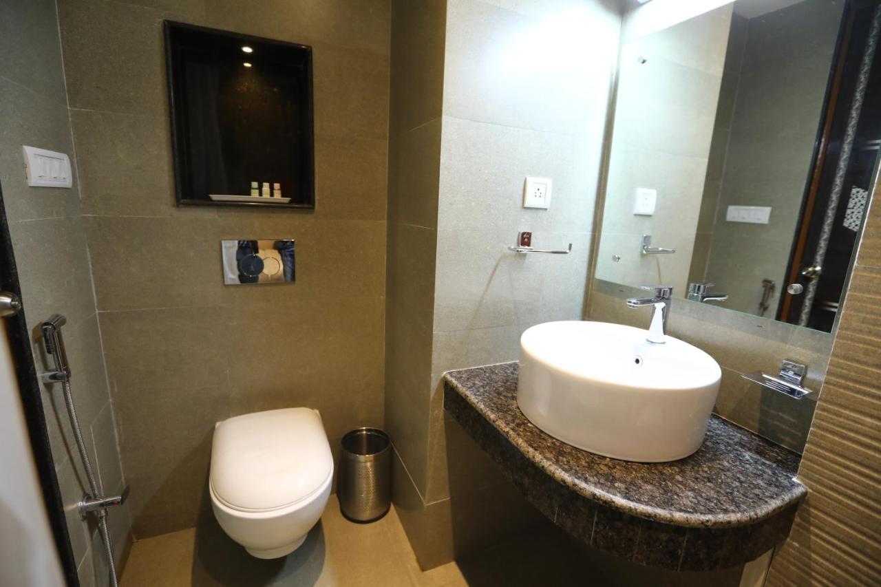 Hotel D Silverleaf Lucknow Exterior photo